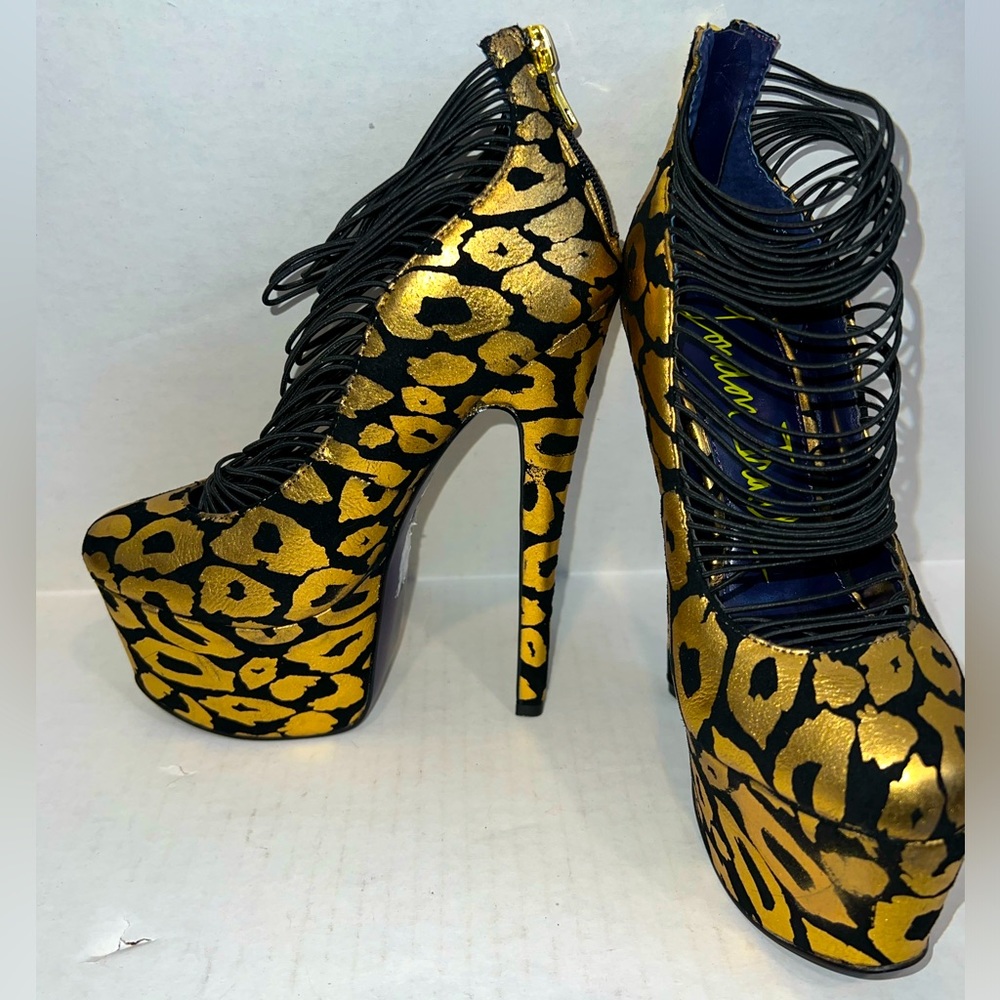 LONDON TRASH Ceres Cheetah Gold & Black Platform Heels 🐆